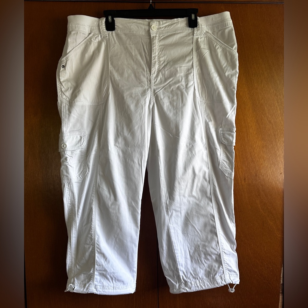 Style & Co. White Ankle Cropped Pants